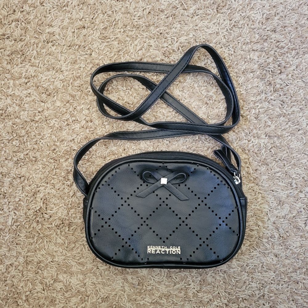 Kenneth Cole Reaction Small Black Crossbody Purse